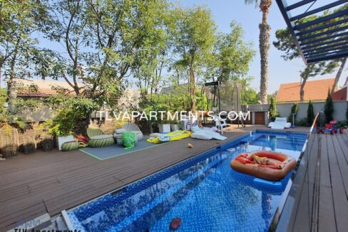 Spacious villa with a swimming pool