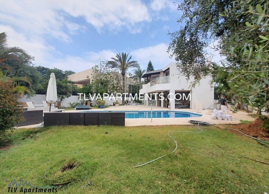 Renovated spacious villa with a pool
