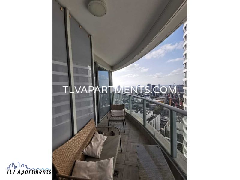 Apartment on a high floor at Gindi tower